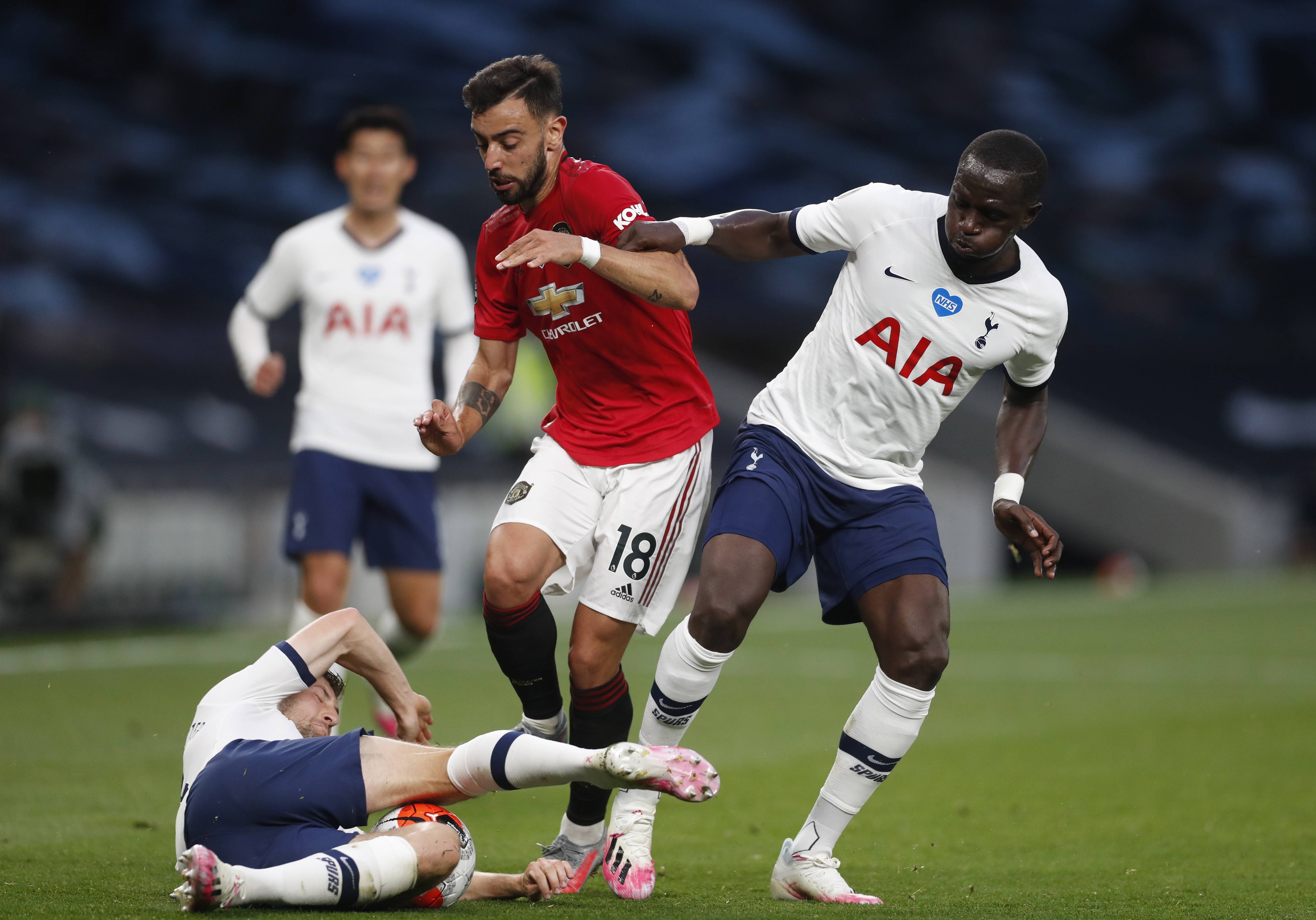 凭借他的洞 凭借他的洞